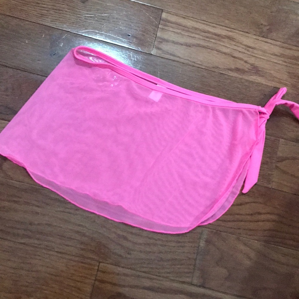 6/$20 Girl’s large hot pink swim cover